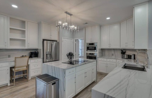 Rowlett House | Illuminous Home, Private Pool, 4 min Walk to Lake
