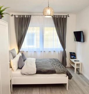 Linz am Rhein Apartment | Im kleinen Stil ll