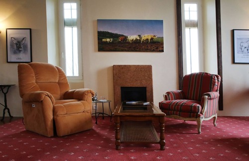 Beaumont-Sardolles House | Imagine yourself in an atmosphere of the old nobility of France.