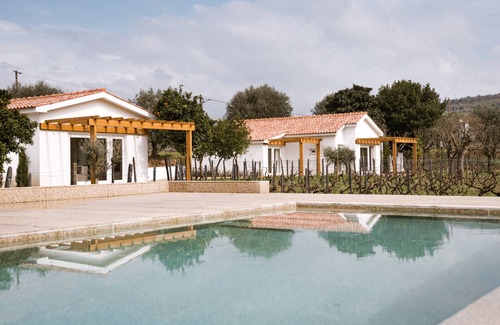 Lamego Villa | Imago Houses 2 - by MET