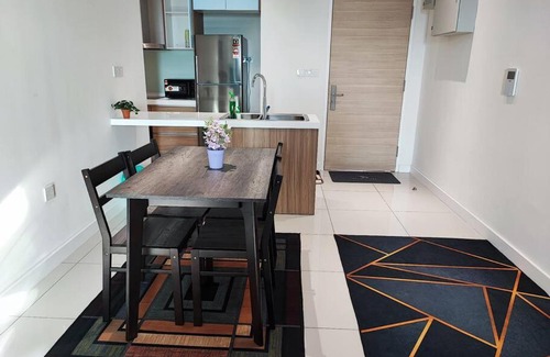 Taman Kepong Apartment | Iman Staycation Infinity Pool