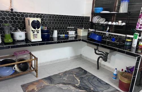 Taman Ira House | imani homestay taman ira kangar perlis