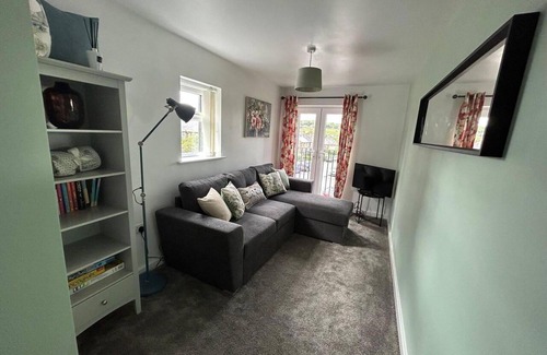 Little Hayfield House | Immaculate 1-bed House in Newtown, Disley