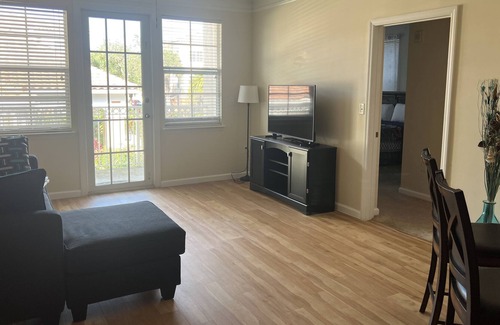 Hunt Club Condo | Immaculate 2 Bedroom 2 Bathroom Condo