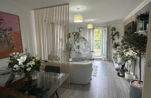 Alibon Apartment | Immaculate 2-Bed Apartment in Dagenham