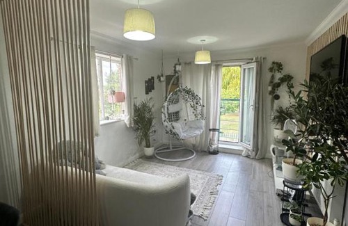 Alibon Apartment | Immaculate 2-Bed Apartment in Dagenham