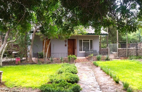 Beaufort West Cottage | Immaculate 2-bed Garden Cottage in Beaufort West