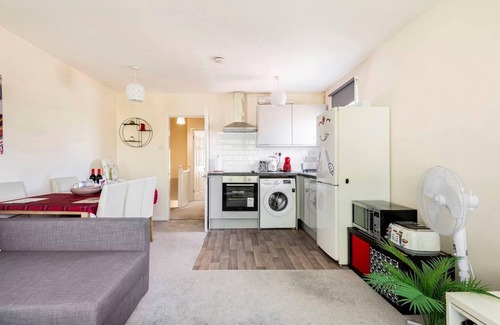 Bletchley House | Immaculate 2 - Bedroom House in Milton Keynes