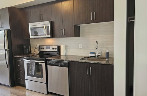Earlscourt House | Immaculate 2 bedroom townhouse available in Toronto!