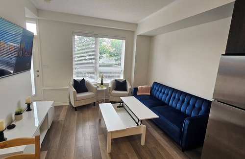 Earlscourt House | Immaculate 2 bedroom townhouse available in Toronto!