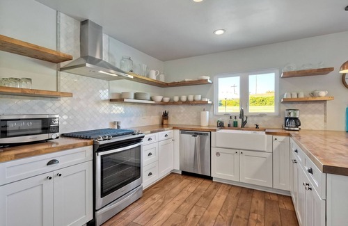 Loma Alta House | Immaculate 3 BDR in Oceanside – Private Pool & Spa