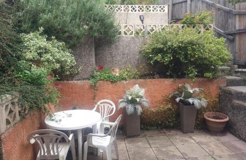 Severn Beach House | Immaculate 3-Bed House in Bristol with fast wifi