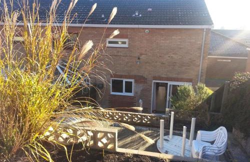 Severn Beach House | Immaculate 3-Bed House in Bristol with fast wifi