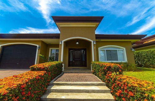 Bejuco Villa | Immaculate 3 bedroom, 3 bathroom private villa with private pool