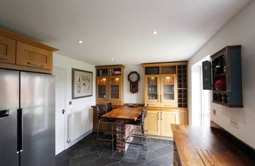Lee-on-the-Solent House | Immaculate 4BD Family Home in Lee on the Solent