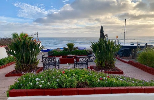 Rosarito House | immaculate 5 bedroom Villa, Jacuzzi terrace, AC in charming Playas de Rosarito