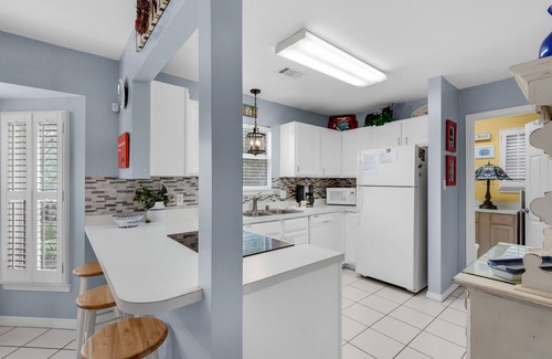 Clipper Cove House | Immaculate & Adorable Beach Cottage! Steps to Community Pool & Beach! Gameroom/Mancave