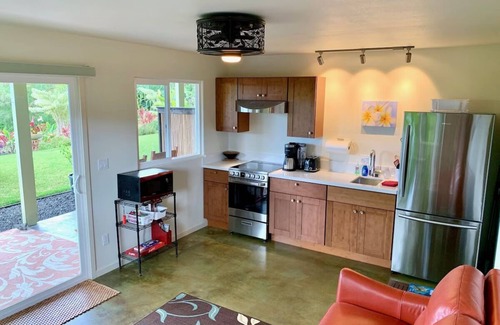 Kailua-Kona Apartment | Immaculate; Air Cond; Ocean/Garden views;GIG WiFi6 S