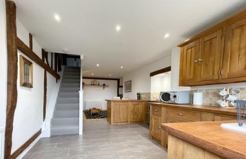 Dunmow Apartment | Immaculate barn annexe close to Stansted Airport