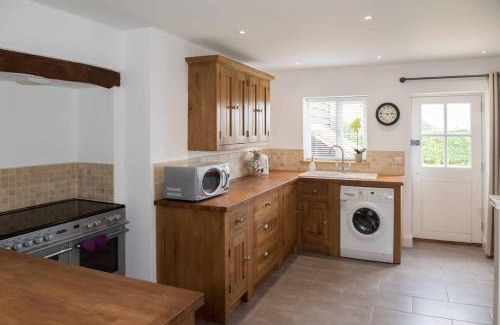 Dunmow Apartment | Immaculate barn annexe close to Stansted Airport