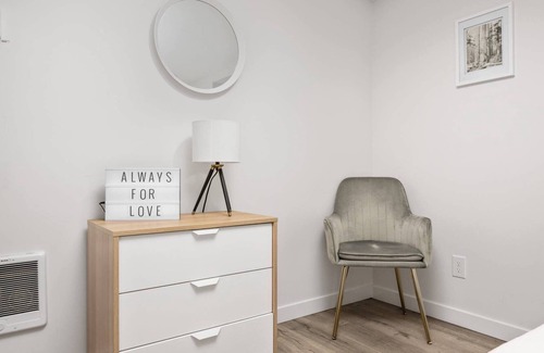 Concordia House | Immaculate Basement Retreat w/ Bright Minimalist Vibes, Close to Food, Art, Shopping & Entertainment