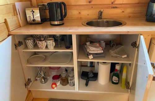 Allanfearn Cabin | Immaculate cabin 5 mins to Inverness dogs welcome