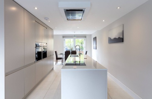 Windsor House | Immaculate Central Windsor Town House