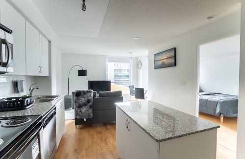 Fort York Condo | IMMACULATE CONDO | MINUTES FROM DOWNTOWN TORONTO |