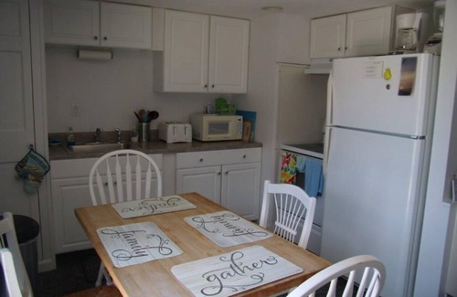 Newport Cottage | Immaculate Cottage, Huge Deck And Great Back Yard For All Your Yard Games.