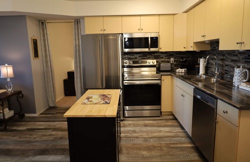 Saskatoon Condo | Immaculate + cozy condo across from park