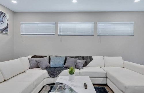 Town N County Park House | Immaculate & Cozy Entire Heated Pool House