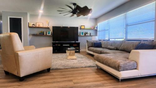 Laguna Shores House | Immaculate Double Masters - 1 Block To Beach