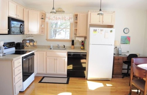 Bar Harbor Apartment | Immaculate Hummingbird Suite - One Mile from Acadia National Park
