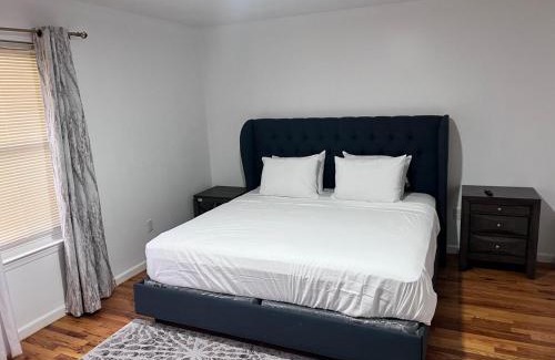 Newark Apartment | Immaculate Luxury 3KINGs Bed, 2 Bath
