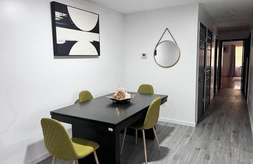 Newark Apartment | Immaculate Luxury 3KINGs Bed, 2 Bath