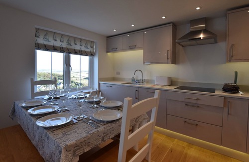Salcombe House | Immaculate Luxury Holiday Home in Salcombe sleeps 8, perfect for 2 families.