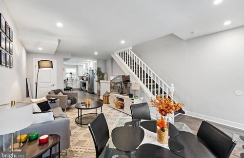 South Philadelphia House | Immaculate, Modern 3 Bedroom 2 Bath Full HousenMins away from Stadiums