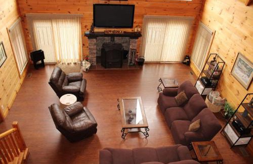 Stamford House | Immaculate Mountain Top Cabin