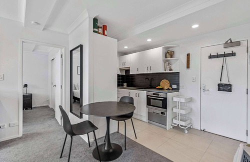 Parnell Apartment | Immaculate Parnell apartment