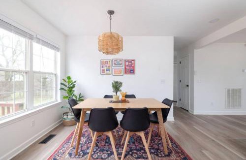 Thompson's Station House | Immaculate Sleeps 8 Fire pit Grill Fam Amenities