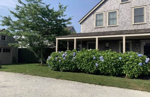 Nantucket House | Immaculate Surfside 4 Bedroom Home with Private Pool and Tennis, Car Ferry resi