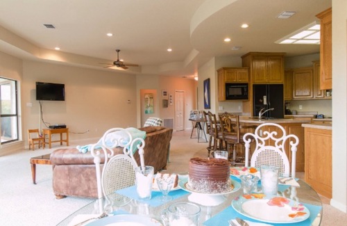 Canyon Lake House | Immaculate ten Brink House In Canyon Lake