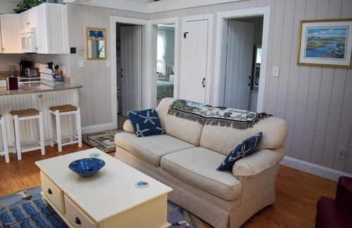 West Dennis House | Immaculate two bedroom home only 1 mile to West Dennis Beach!