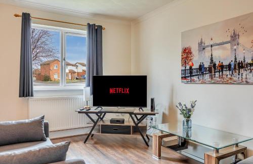 Renhold House | Immaculate Two Bedroom House with Parking