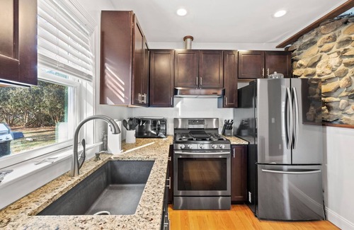 Bonnet Shores House | Immaculate, Updated and Adorable Home in Bonnet Shores