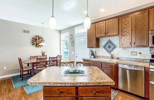 Moscow House | Immaculate Waterfront Cottage on Silver Lake in Irish Hills