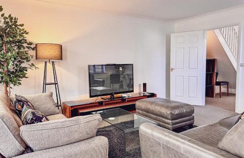 Broadstone House | Immaculately presented house