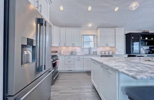 Dennisville House | Immaculately Renovated Beachfront Townhome with Incredible Views!