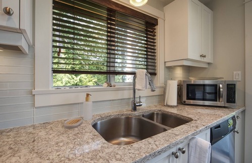 Port Renfrew Cottage | Immerse yourself in the splendour of the wild west coast of Vancouver Island.