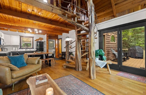 Stanton Cabin | Immerse Yourself into the Wilderness of Kentucky!